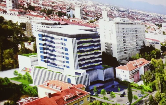 Изпълнителите от обединение ДЗЗД “Детско здраве” на “Главболгарстрой” представиха идеен проект как може да изглежда бъдещата детска болница при запазване на стария строеж в двора на Александровска болница.