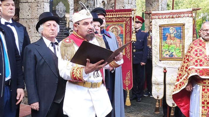 Честванията на Независимостта във Велико Търново започнаха с тържествен водосвет и възстановка на събитията