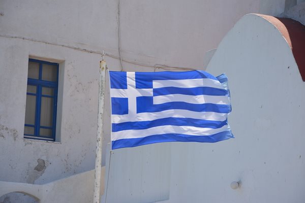 Гърците са харчили по-малко през 2023 г. спрямо 2022 г., но са пазарували повече онлайн