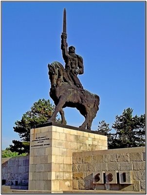 Паметник на хан Аспарух в Добрич