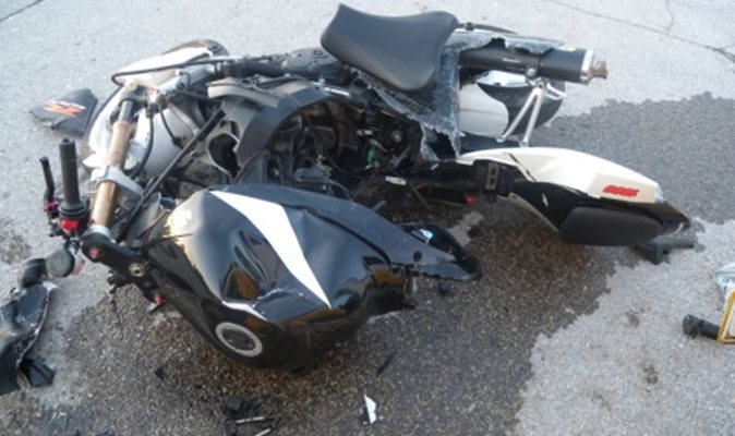 Двама пострадаха тежко в катастрофа с мотор във Врачанско