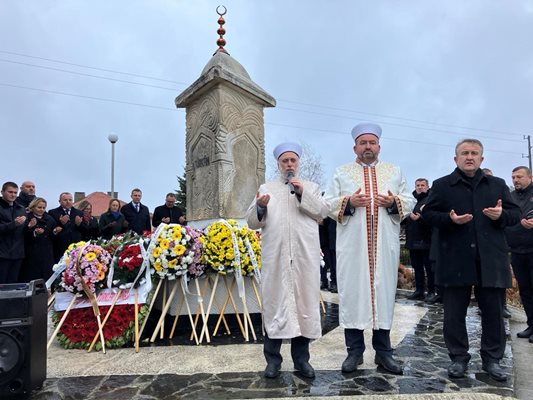 Главният мюфтия Мустафа Хаджъ по време на митинга на ДПС - Ново начало. СНИМКА :НЕНКО СТАНЕВ