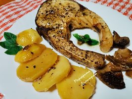 Толстолоб с манатарки и картофи