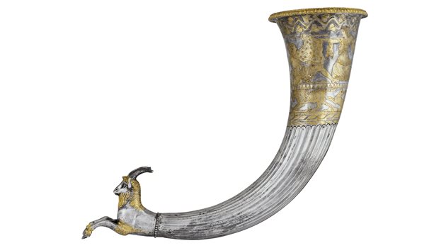 Най-интересното в този уникален ритон е сцената на рога му, изобразяваща „Смъртта на Орфей от тракийските жени“. Протомето е статуарна изработка на козел с хуманни (човешки) черти. 