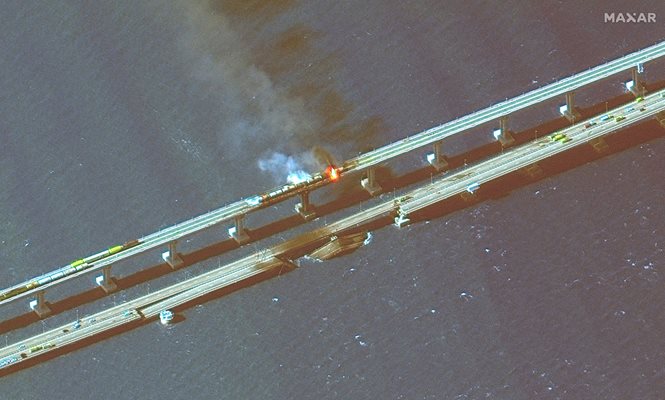 Кримският мост СНИМКИ: Ройтерс