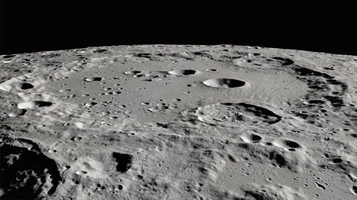"Прада" ще разработва скафандри за лунната мисия на НАСА "Артемис 3"