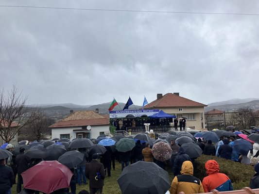 Митингът, организиран от привържениците на Доган беше по масов, но имаше и много политици от Турция. СНИМКА: НЕНКО СТАНЕВ