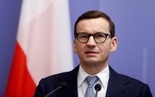 Полският премиер предупреди Зеленски никога повече да не обижда Полша