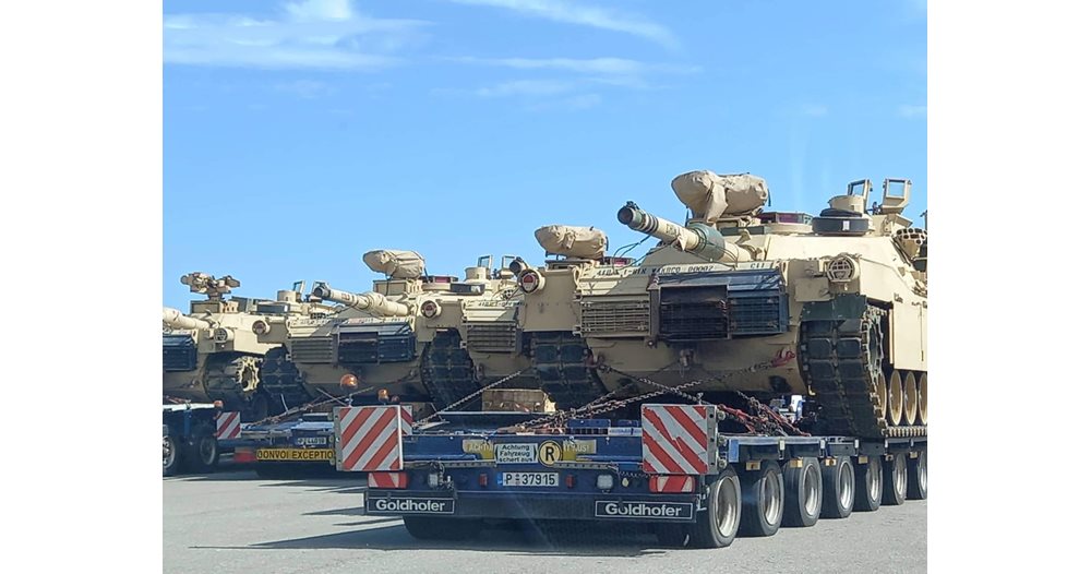 Dozens of tanks on AM “Maritsa” scare travelers (photos)