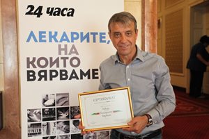 Проф. Коста Костов пред "168 часа": На 18 години си обещах - ако оживея, ще стана лекар!