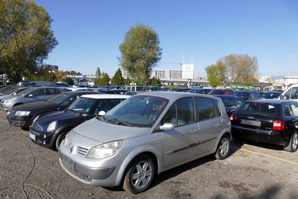 В Европа всеки трети купувач отлага придобивката на 
ново возило 