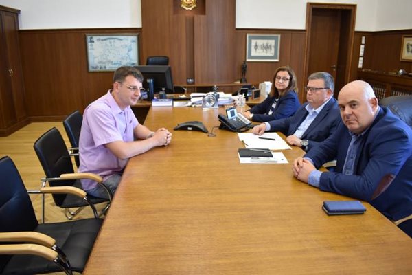 Александър Ваклин се срещна вчера с главния прокурор Сотир Цацаров и заместниците му Иван Гешев и Мария Шишкова. СНИМКА: ПРБ