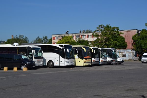 Автобусите на автогарата в Кърджали не пътуват по нито една от 20-те линии до турски градове, които преди кризата се поддържаха ежедневно.