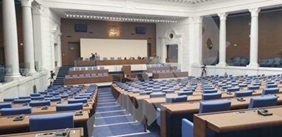 Парламентът не събра кворум при поименна проверка, заседанието приключи