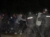 Нови сблъсъци с полицията в Габрово, летяха камъни, бомбички и димки. Има задържани (Снимки)