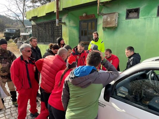 Отрядите на Планинската спасителна служба в Банско, Добринище и Разлог се включиха в издирването на изчезналото 12-годишно дете от Перник.