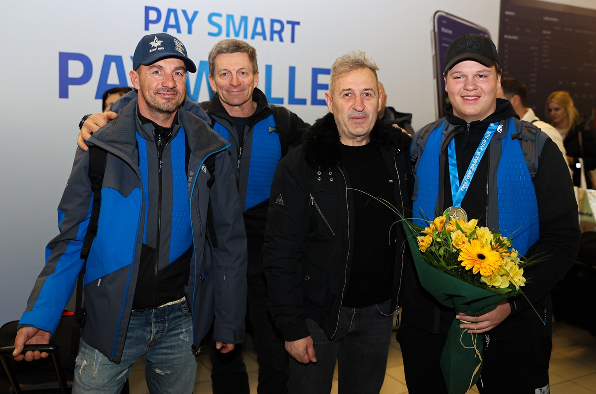 Белчо Горанов и Сани Жекова посрещнаха медалистите от олимпийския фестивал