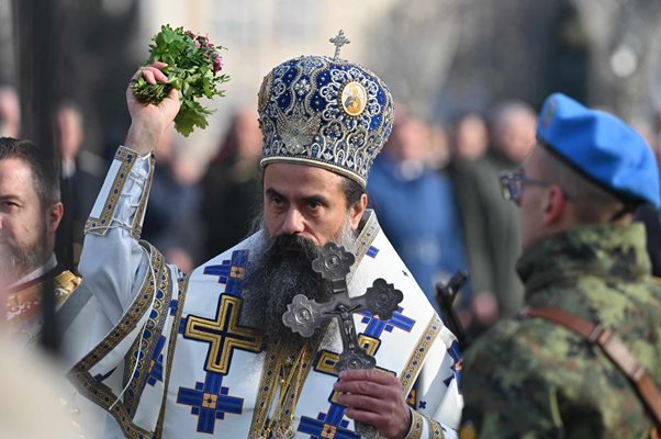 Осветиха бойните знамена на Богоявление Снимка: Георги Палейков