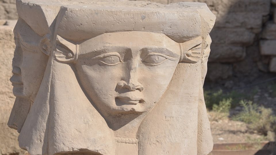 Откриха изображение на египетската богиня Хатор в Испания! Загадка е как е попаднало там заедно с амулети и зъб от акула