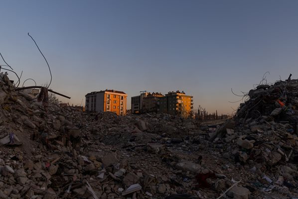 Турският град Кахраманмараш е един от най-силно засегнатите градове от опустошителните земетресения СНИМКА: Ройтерс