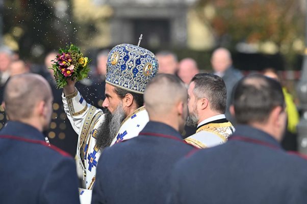 Осветиха бойните знамена на Богоявление Снимка: Георги Палейков