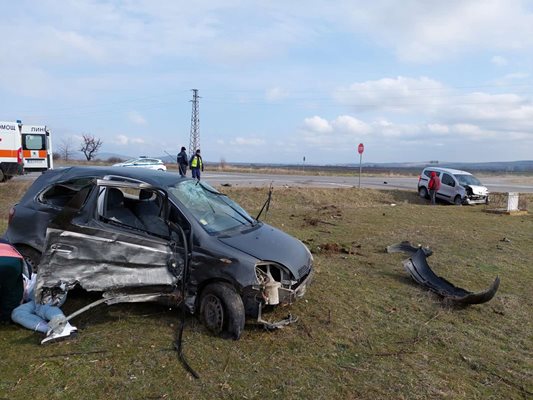 Тежката катастрофа е станала на изхода на Сунгурларе. Снимки:МВР