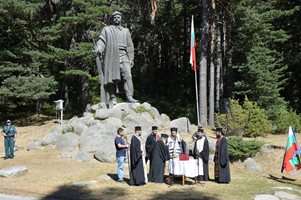 120 г. от Илинденско-Преображенското въстание отбелязаха край паметника на Гоце в м. Попови ливади