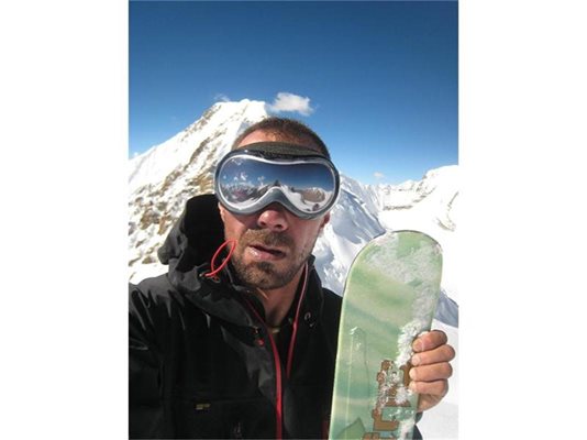 На върха на Сарибунг, 6328 метра – изкачване и спускане със ски