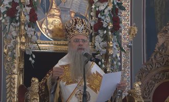 Митрополит Николай: Моля се възкръсналият Исус Христос да дари на всички душевно спасение