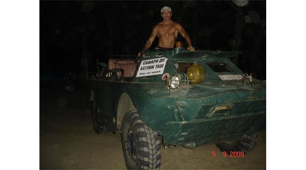 ГЪЗАР: Силвен Дешев надува мускули върху танк.