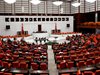 Турският парламент прие закон, който позволява на кабинета да издава укази