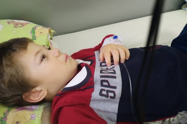 3-годишният Марти се бори с левкемия