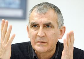 Доц. Иван Чалъков: 1,5 млн. българи не могат да се откажат от удоволствията си