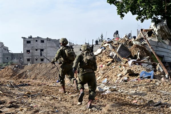 Израелски войници в Газа. СНИМКА: РОЙТЕРС