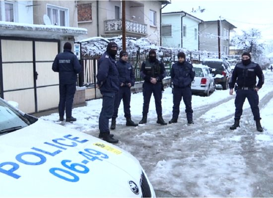 Улица “Сливница” в Мездра, на която е било открито безжизненото тяло на 8-годишния Томи
