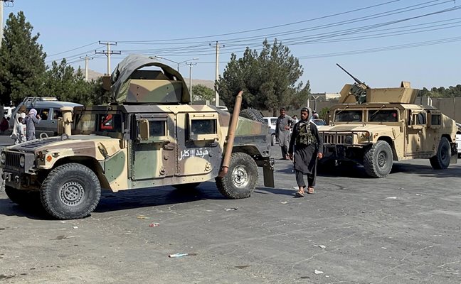 12 бойци на талибаните са убити край границата с Афганистан