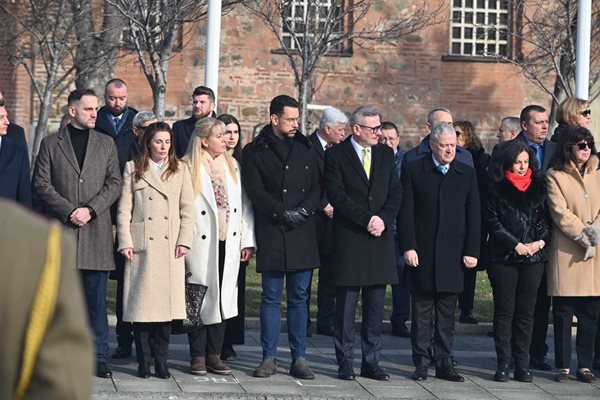 Осветиха бойните знамена на Богоявление Снимка: Георги Палейков