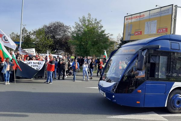 Протест на нефтохимиците в Бургас. Снимки: Димчо Райков