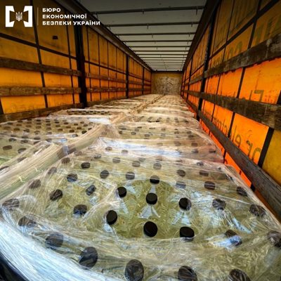 В Украйна откриха 20 тона спирт, приготвен за внос в България. СНИМКИ: Бюро за икономическа сигурност