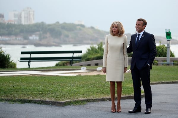 Френският президент Еманюел Макрон заедно със съпругата си Брижит

СНИМКИ: АРХИВ