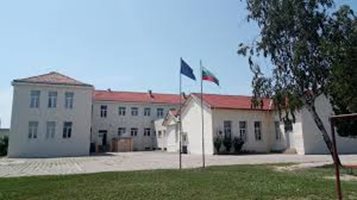 11 учители в  Скутаре с COVID, училището минава онлайн