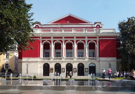 Русенската опера е основана през 1949 г.
