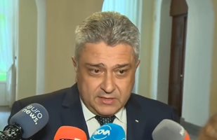 Стефан Димитров: Оставам министър, докато има указ на президента за моето освобождаване