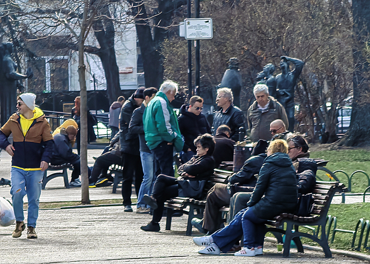 Задръжте хората над 60 г. на работа, за да няма криза с кадрите