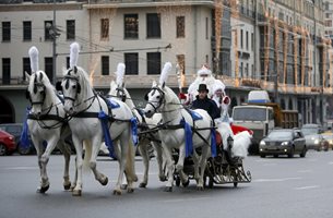 Дядо Коледа е млад, дядо Мраз е стар по нашите земи