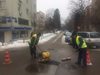 Извършват се аварийни ремонти на участъци от улични платна в София