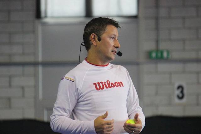Световен треньор дава открит урок по тенис в София