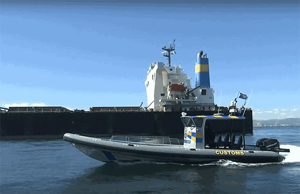 Корабът с наркооръжието е спипан край Гибралтар