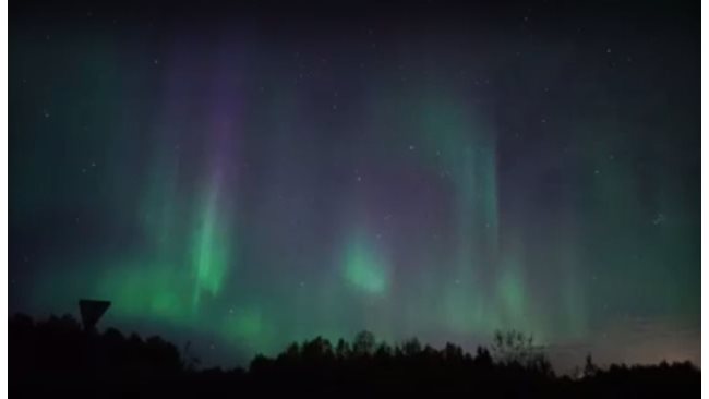 See the amazing Northern Lights over Murmansk (Video)