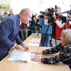 Румен Радев гласува СНИМКИ: Румяна Тонева
